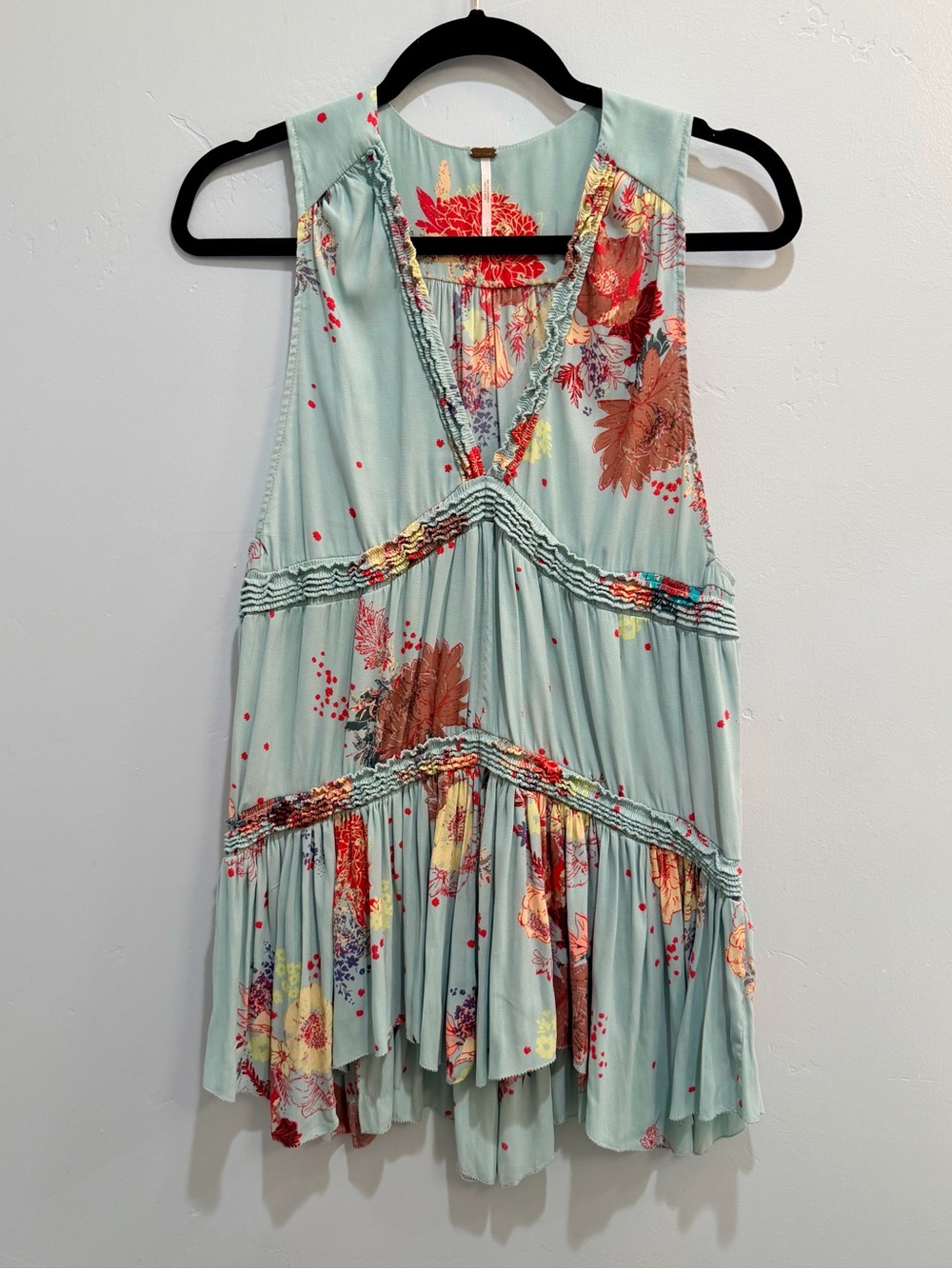 Free People Blue Haze Floral Sleeveless Tiered Tunic Blouse Tank Top V-Neck Sz S - Picture 3 of 11